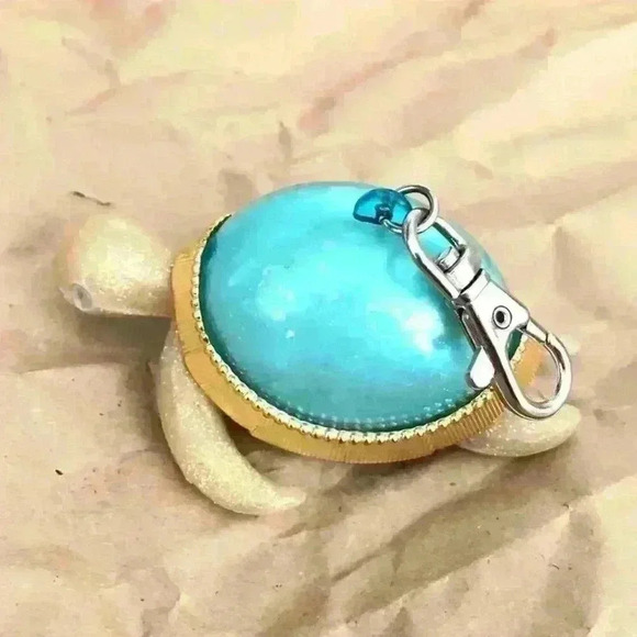 Bath & Body Works Accessories - BBW AQUA AND GOLD GLITTER BLUE TURTLE HAND SANITIZER KEY CHAIN
